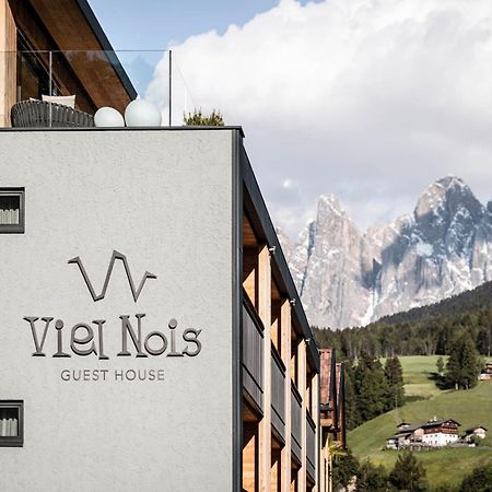 Viel Nois Guest House Фунес Екстер'єр фото